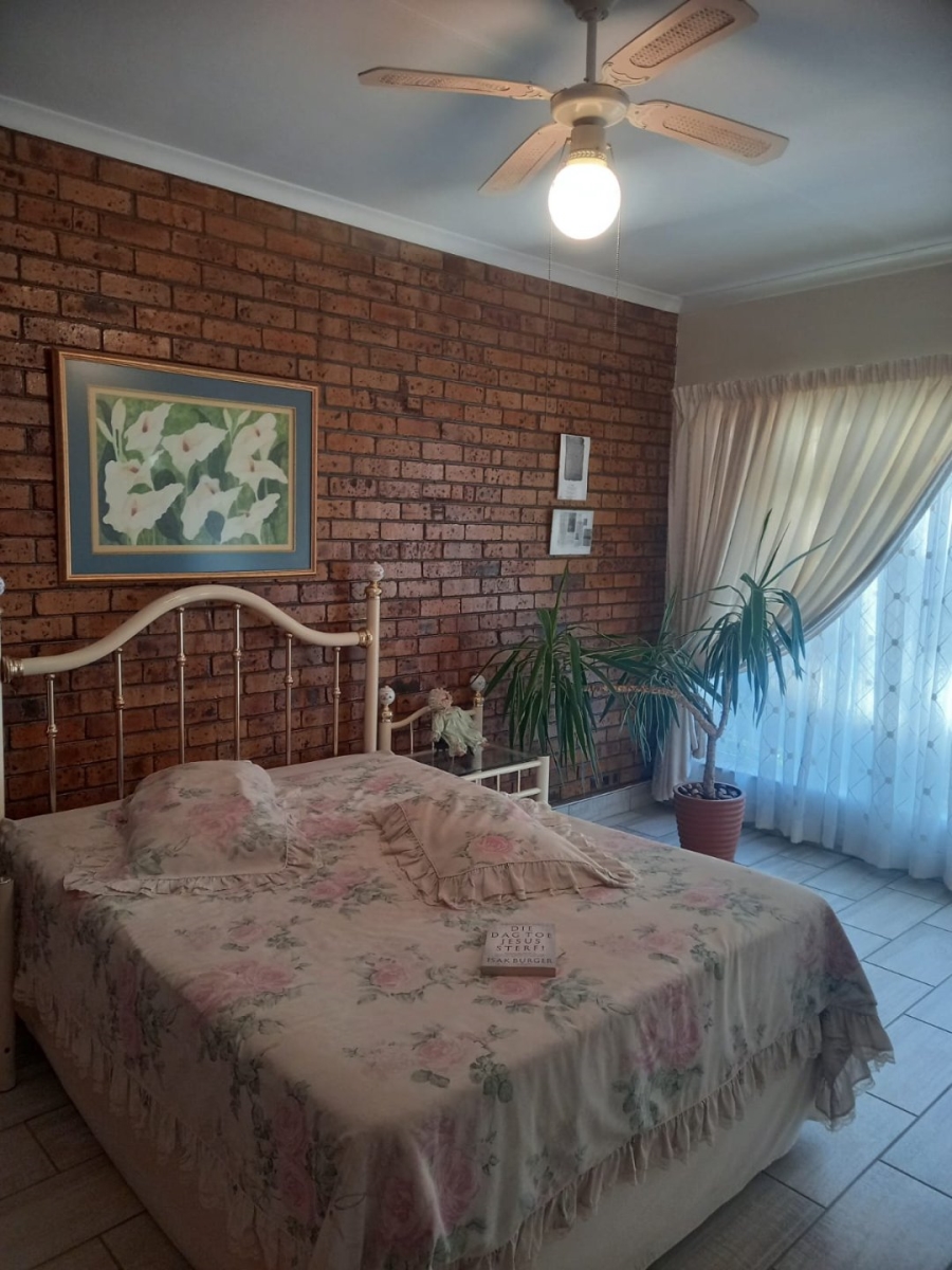 2 Bedroom Property for Sale in La Hoff North West